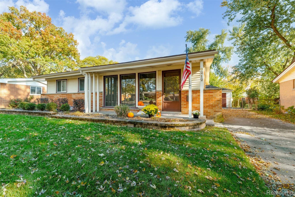 9212 Idaho Street, Livonia city