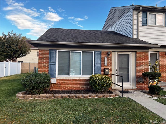 25746 Salem 20, Roseville city