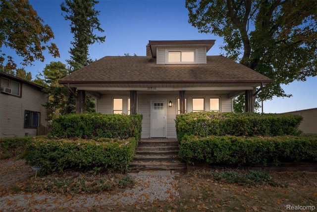 20910 Collingham Avenue, Farmington city