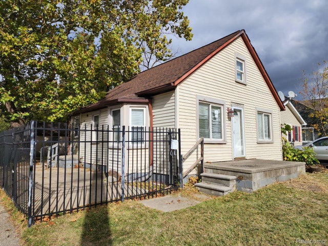 12375 Prospect Avenue, Warren city