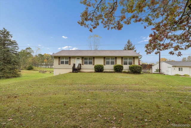 4599 Wheeler Road, Fowlerville village