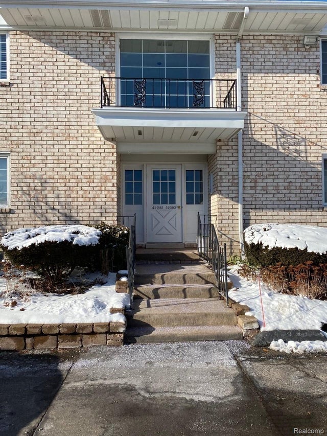 42285 Woodward Ave # S1-3, Bloomfield charter township