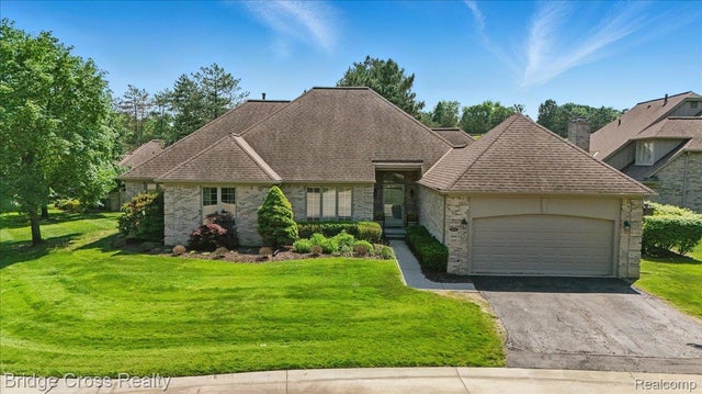 22025 Orchard Way, Beverly Hills village