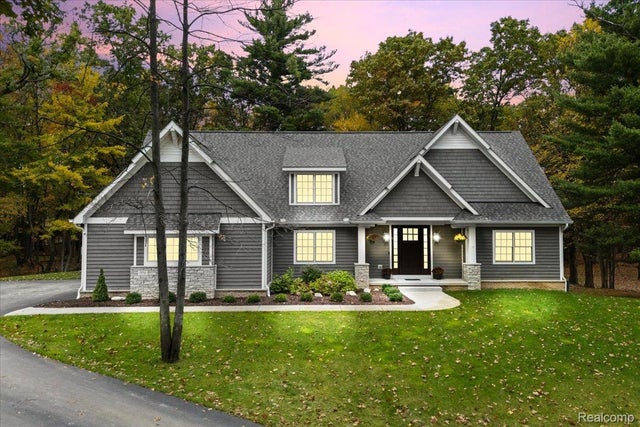 771 Harmony Hills Parkway, Oxford charter township