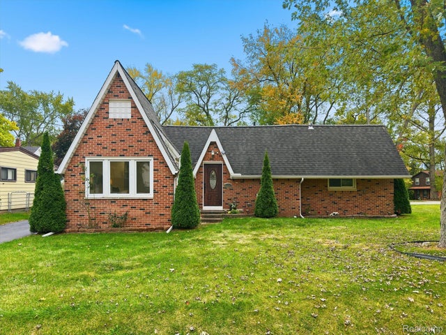 7337 Richardson Road, West Bloomfield charter township