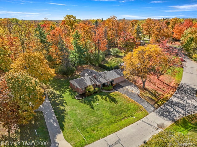 28454 Quail Hollow Road, Farmington Hills city