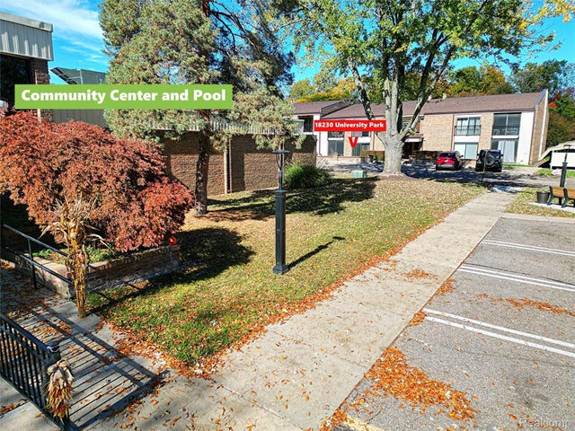 18230 University Park Drive, Livonia city