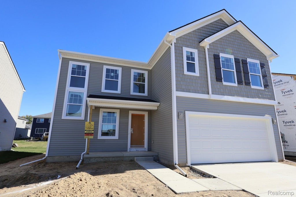 376 Edge Brook Drive, Holly township