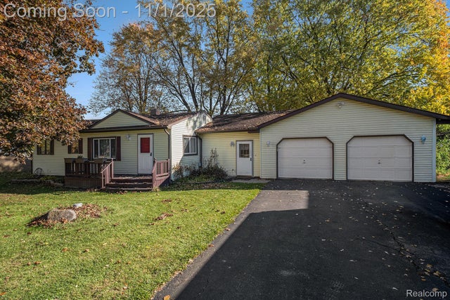 5474 Country Lane, Genesee charter township