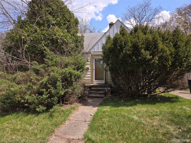 9352 Rutland Street, Detroit city