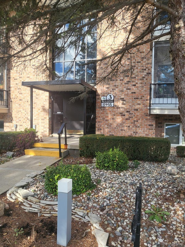 5955 W Michigan Michigan Avenue C2, Saginaw city