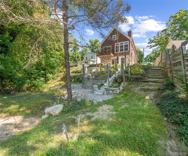 11252 Hiland Court, Putnam township