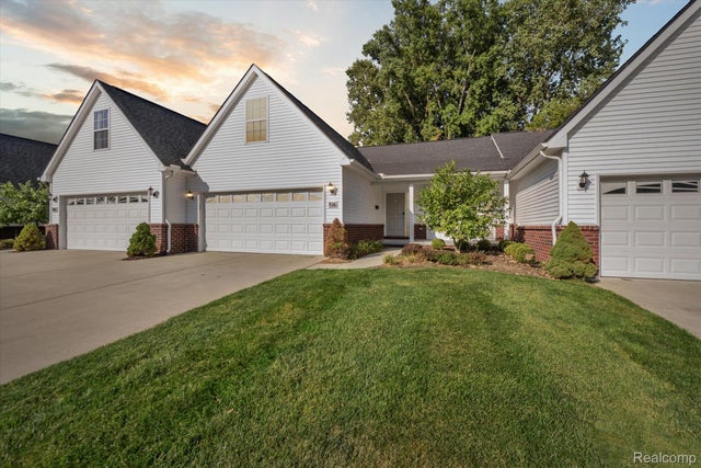 816 Nelsons Ridge Drive, Howell city