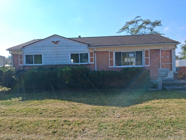 38227 Avondale Street, Westland city