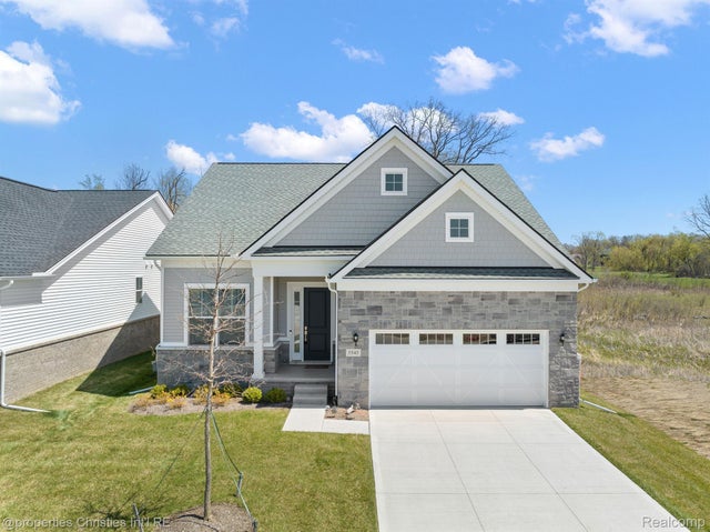 5545 Helmsdale Boulevard, West Bloomfield charter township