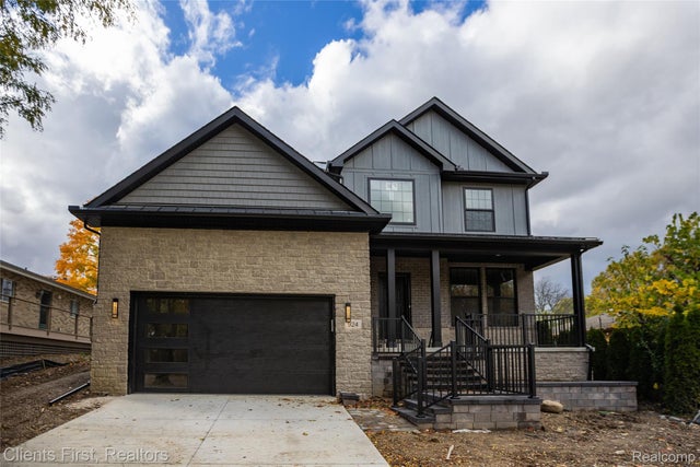 924 Carrington Drive, Northville city