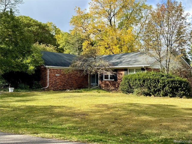 4260 E Newland Drive, West Bloomfield charter township