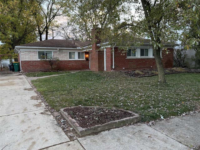 23372 Larkshire Street, Farmington city