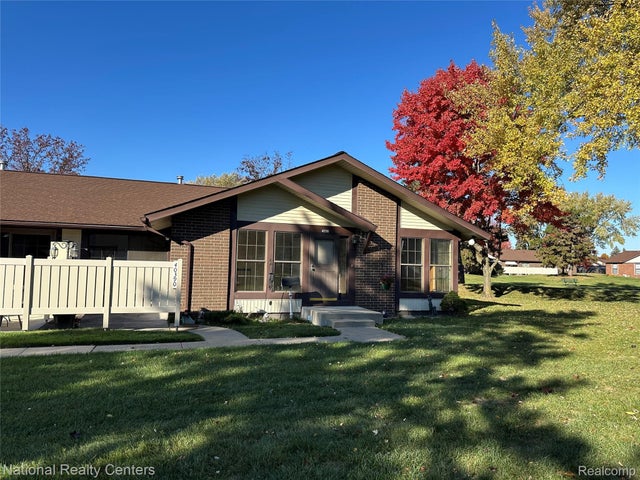 40390 Newport Drive 60, Plymouth city