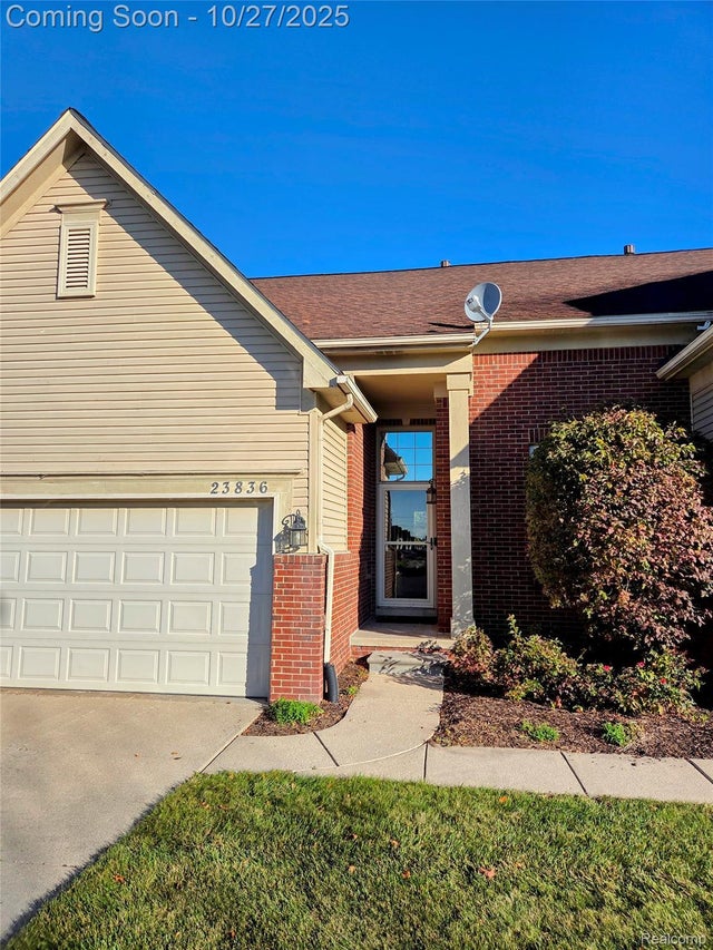 23836 Juniper Juniper Drive, Woodhaven city