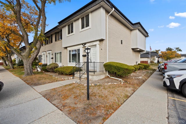 28308 Universal Drive, Warren city