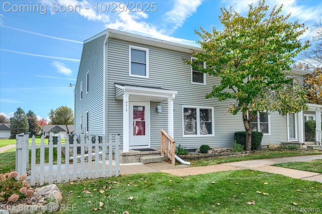 9414 Parkwood N, Davison city