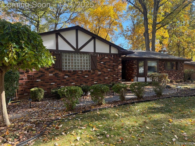 15608 Hidden Lane, Livonia city