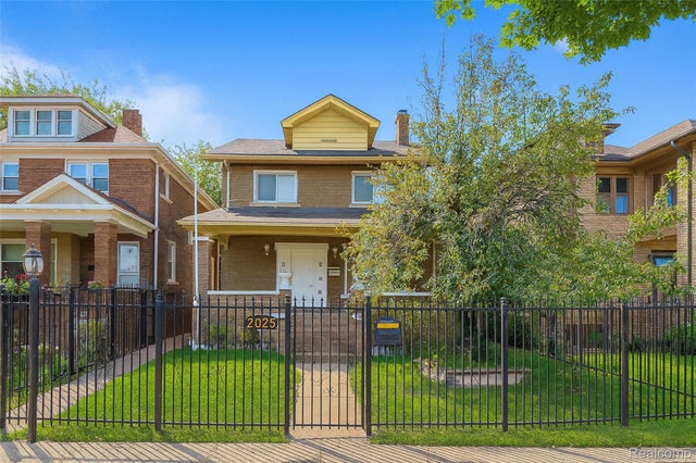 2025 Central Street, Detroit city