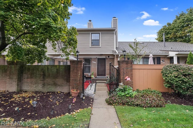 40041 Crosswinds, Novi city