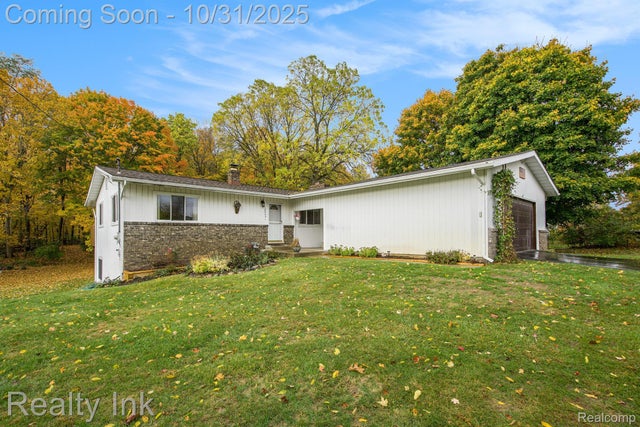 10484 Campbell Drive, Hamburg township