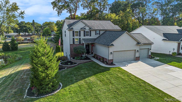 8023 Ivy Glen Park, White Lake charter township