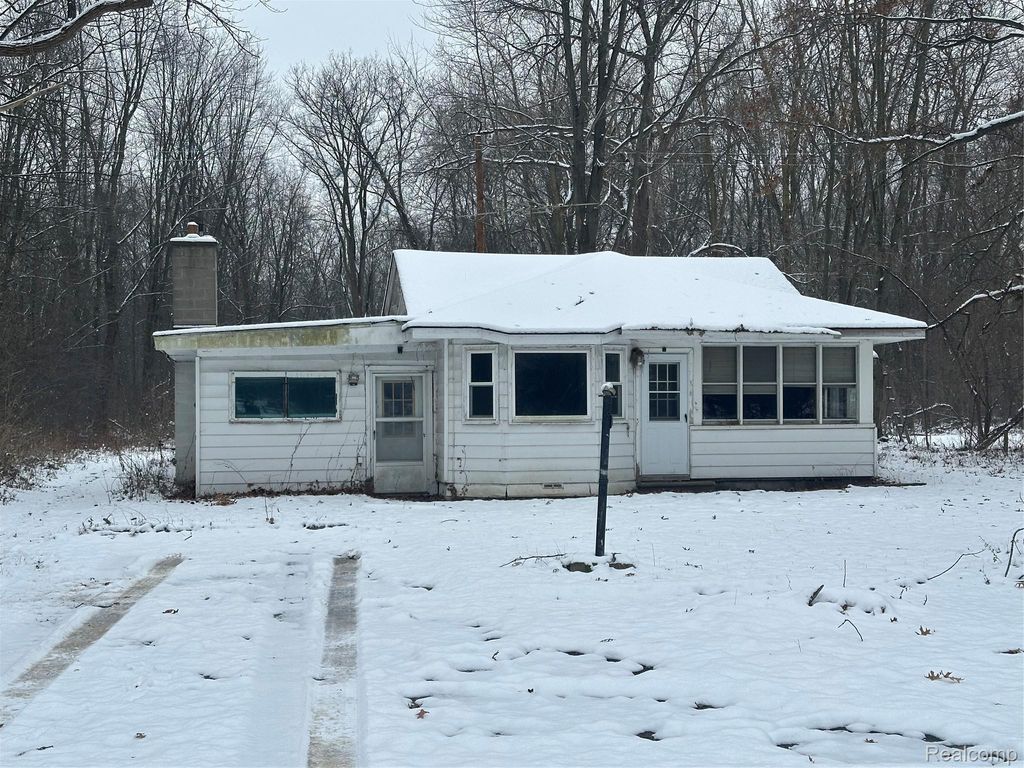 37207 Ecorse Road, Romulus city
