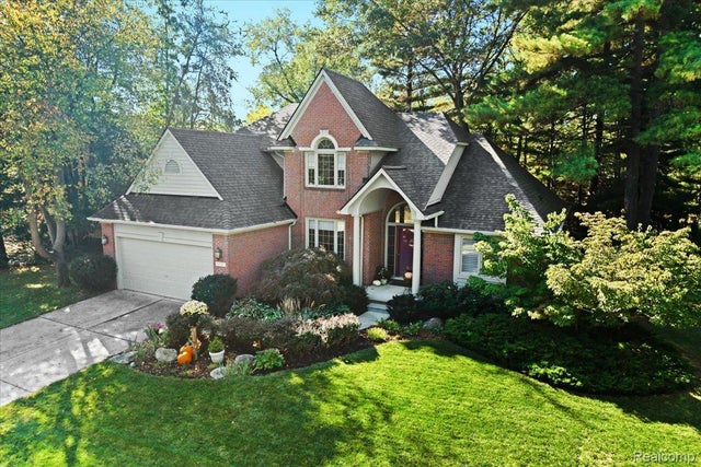 1227 Briarwood Court, Wixom city