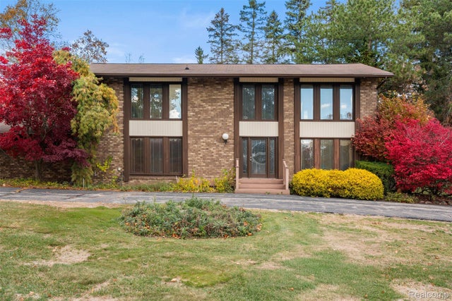 4724 Tara Court, West Bloomfield charter township