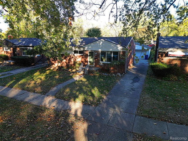 9010 Leverne Street, Redford charter township