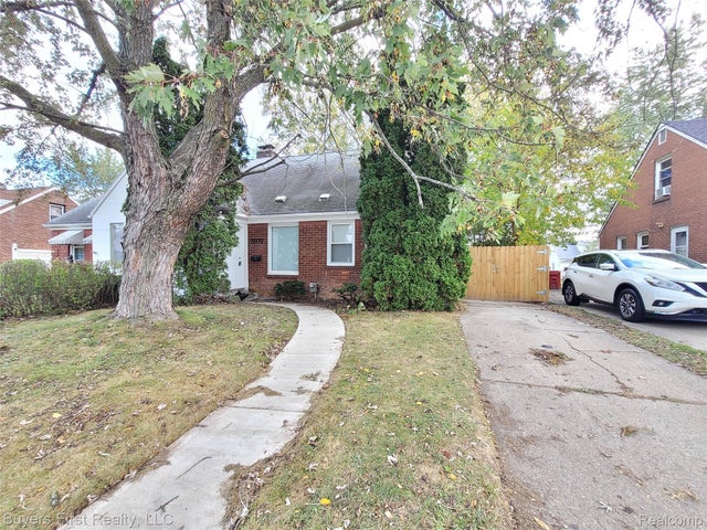 22772 Brittany Avenue, Eastpointe city