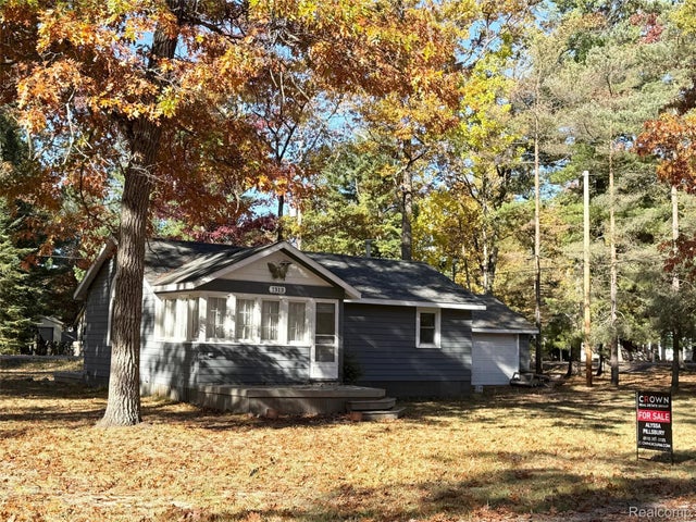 1313 N Maple Street, Grant township