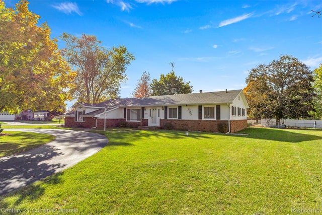 6934 Colonial Drive, Tecumseh city