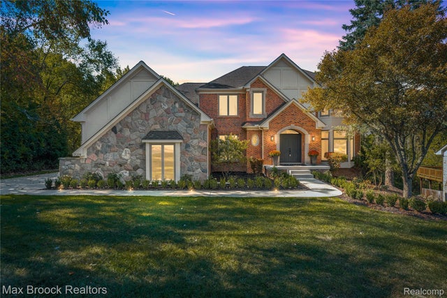 7219 Oakwood Drive, West Bloomfield charter township
