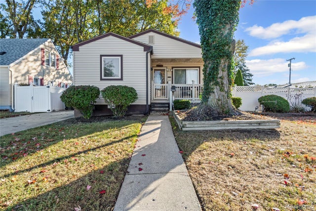 18123 Ray Street, Riverview city