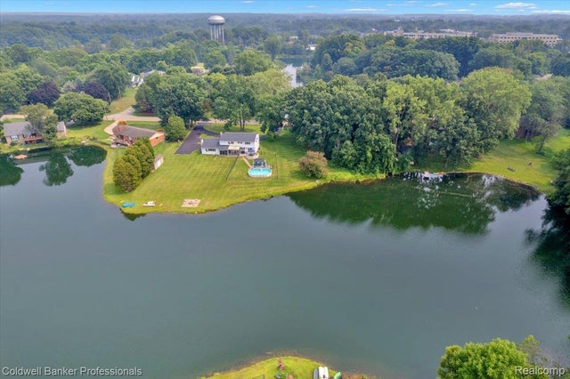 1545 Rulane Drive, Mayfield township