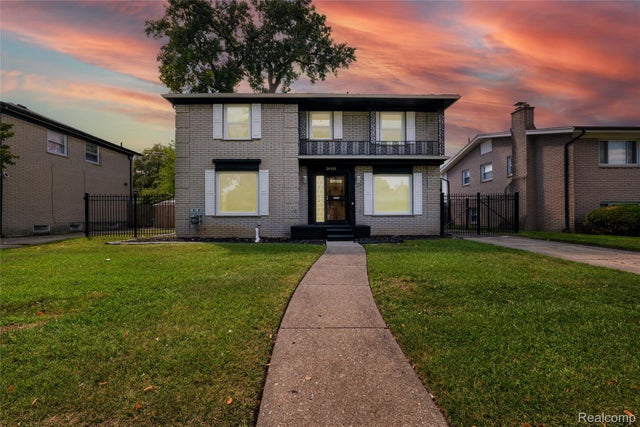 24561 Seneca Street, Oak Park city