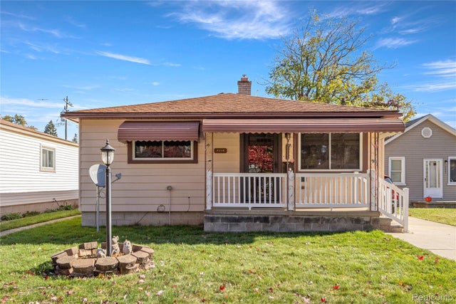 4915 Raymond Avenue, Dearborn Heights city