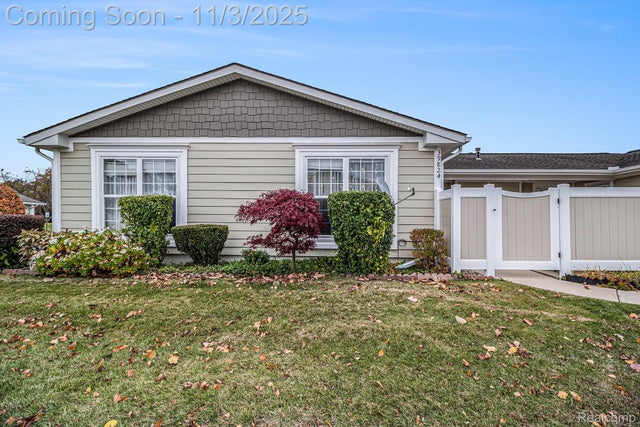 39824 Village Wood Circle 212, Novi city