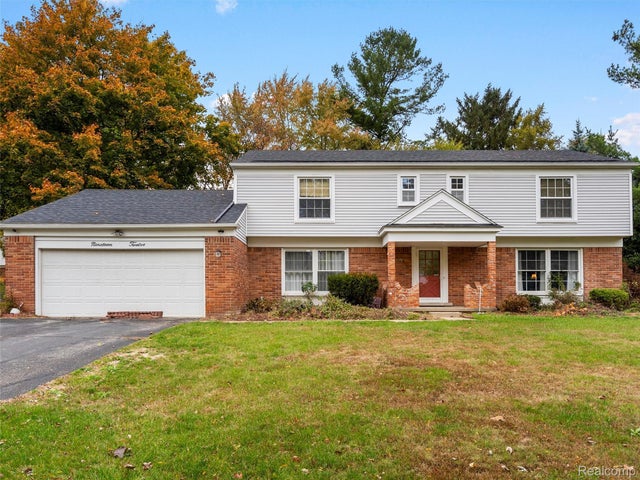 1912 Hunters Ridge Drive, Bloomfield Hills city