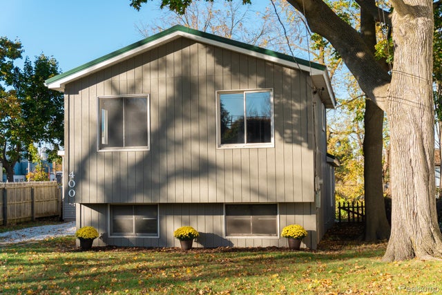 400 W Main Street, Durand city