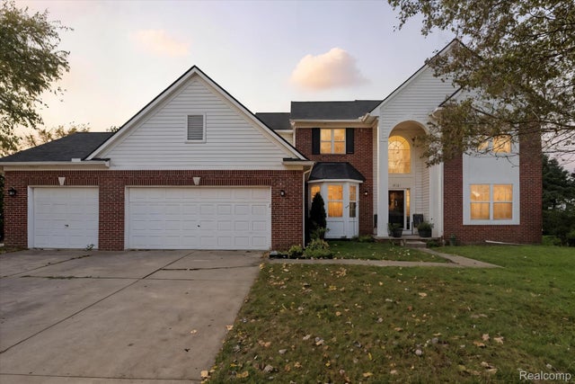 1724 Emerald Pines Drive, Canton charter township