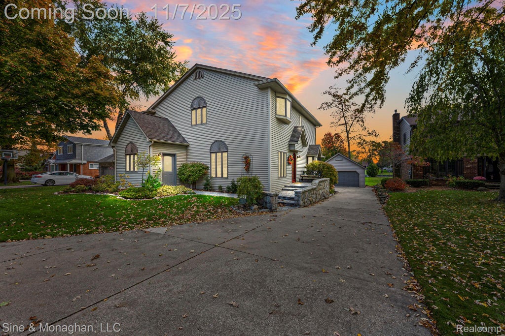 28549 Swan Island Drive, Grosse Ile township