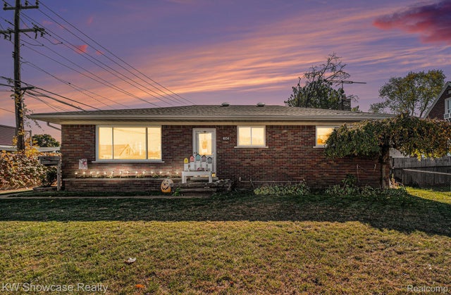 4054 Capitol Avenue, Warren city