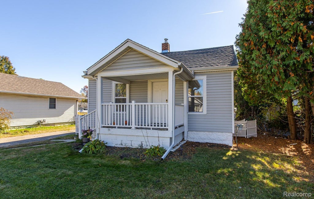 106 Lakeview Street, Holly village